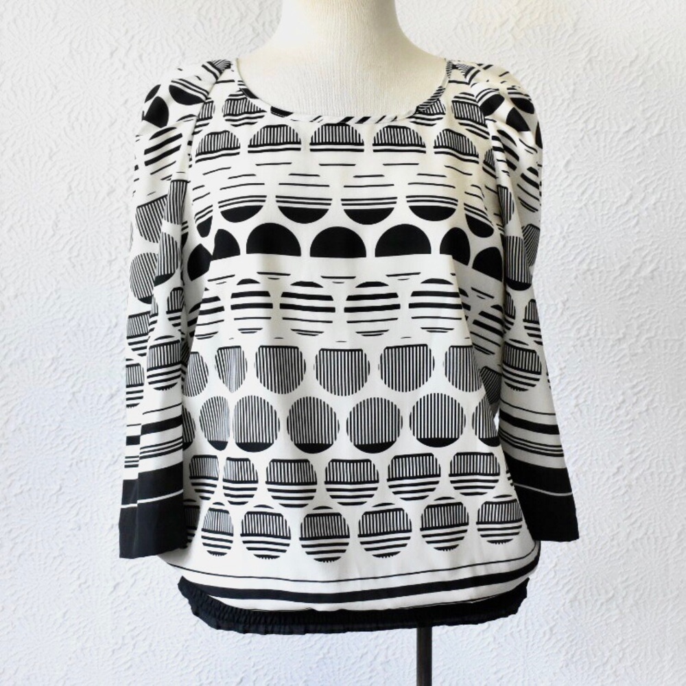 The Limited Black & Ivory Graphic Top
